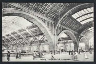 Leipzig, Hauptbahnhof. Querbahnsteig.