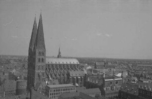 Lübeck: von der Petrikirche, auf Marienkirche