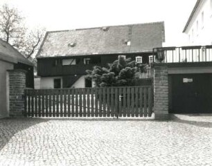 Panschwitz-Kuckau-Ostro, Kirchstraße 2. Pfarrhof (1758). Nebengebäude