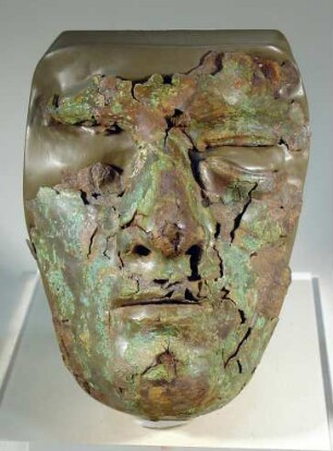 Maske eines römischen Gesichtshelms (keine 'Totenmaske')