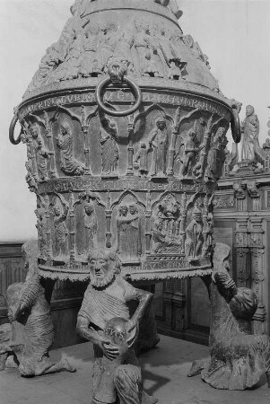 Rostock. Hauptpfarrkirche St. Marien, Bronzetaufbecken (1290)