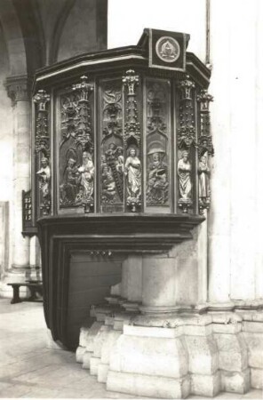 Naumburg. Dom St. Peter und Paul, Mittelschiff Südseite. Lutherkanzel. Holz, um 1465 (erneuert)