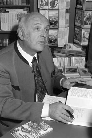 Signierstunde des Kinderbuchautors Otfried Preußler in der Durlacher Buchhandlung Mächtlinger