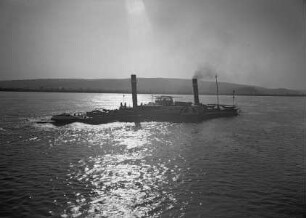 Raddampfschlepper auf der Donau