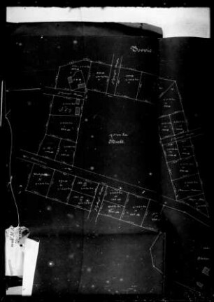 Grunderwerb seitens des Fiskus zum Zwecke der Erweiterung des Marktplatzes von Tsewie (Bezirk Lome-Land). Kaufverträge mit Lageskizzen. Parzellierungs- und Lageplan des Marktes. Verlegung des Marktplatzes in Bahnhofsnähe. Vermietung der Parzellen (Mietverträge)