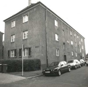 Dresden-Pieschen. Wohnanlage, Wurzener Straße/Dahlener Straße (1939). Wohnhaus, Dahlener Straße 1/3. Straßenansicht (von der Wurzener Straße)