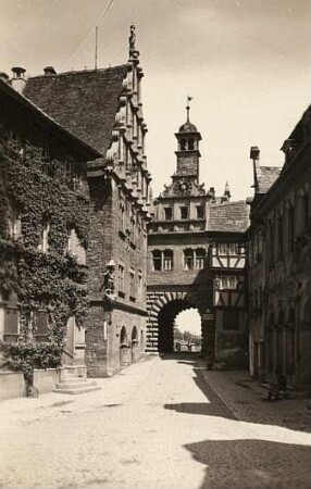 Marktbreit, Rathaus : Marktbreit, Marktstraße 4. Rathaus (1579-1581; H. Kesenbrod). Straßenansicht