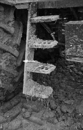 Fotografie: Traktor, Arbeitsplatz, Arbeitssicherheit, Arbeitsunfall