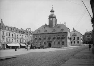 Meerane, Marktplatz : Meerane. Marktplatz. Nordansicht mit Rathaus