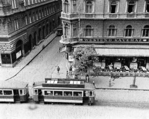Budapest, Andrassy-Straße : Ungarn, Budapest. Blick vom Hotel Britannia auf Restaurant Westend Kavehaz