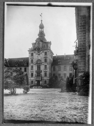 Zerbst, Schloss, Hauptflügel mit Turm