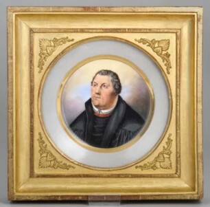 Porzellanteller mit Lutherbildnis in vergoldetem Empire-Rahmen