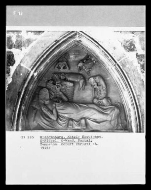 Sakristeiportal: Tympanon mit der Geburt Christi