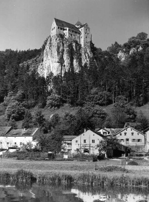 Riedenburg (Kreis Kelheim). Burg Prunn (1151/1200; Erweiterungen 1426-1476 und ab 1604)