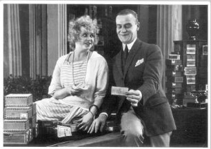 Albert Paulig mit Partnerin in einem Stummfilm-Lustspiel. Deutschland, um 1920