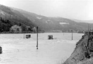 Überflutete Obertore Schleuse Heidelberg