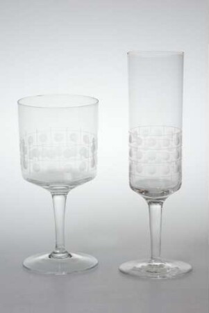 Wein- und Sektglas aus der Serie A 140 "Golf" mit Schliff 240