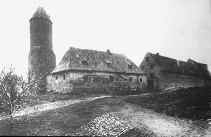 Freckleben, Burg, Oberburg, Bergfried und heutige Wohngebäude; 973 erstmals urkundlich erwähnt