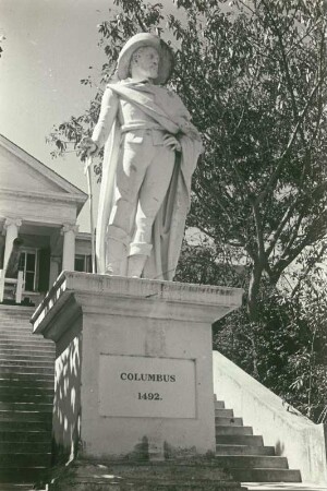 Reisefotos Bahamas. Nassau. Denkmal für Christoph Kolumbus vor dem Government House