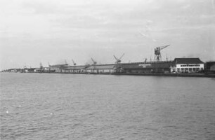 Hafen Tandjong Perak : Hafenlandschaft