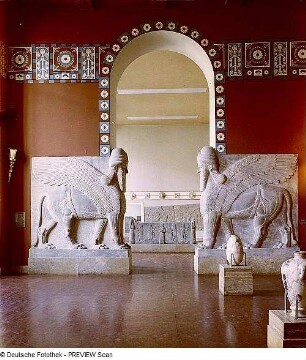 Berlin. Pergamonmuseum, Burgtor aus Nimrud