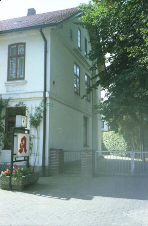 Kirchenstraße 44: Apotheke: Giebelseite