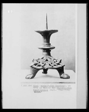 Romanischer Leuchter, um 1910 im Besitz des Christlichen Kunstvereins
