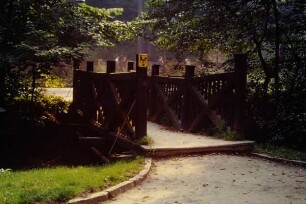 Allee, alte Brücke an der Rollschuhbahn, Detmold; farbig