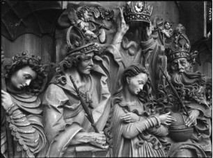 Niederrotweil Katholische Friedhofskirche Sankt Michael Geschnitzter Hochaltar (1525/1530) Schrein Mittelgruppe Marienkrönung