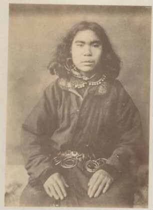 Frau der Ainu (Sammlung Bronislaw Pilsudski, 1887-1905)