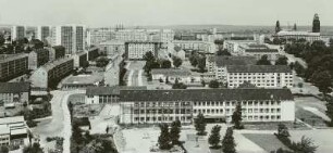 Dresden-Seevorstadt-Ost. Blick vom Hochhaus Wiener Straße mit Schule und Feierabendheim (1959-1960; H. Wolf, W. Wunderwald, W. Hänsch)