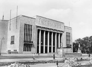 Berlin. Deutsche Sporthalle. Karl-Marx-Allee