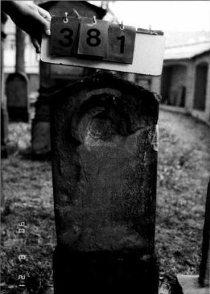 Grabstein 381