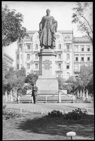 Budapest. Denkmal Joseph von Österreich am Josefsplatz (1860) : Budapest. Standbild Joseph von Österreich, Palatin von Ungarn (1860; Johann von Halbig, Guß von Ferdinand von Miller), Bonze-Denkmal am Josephsplatz