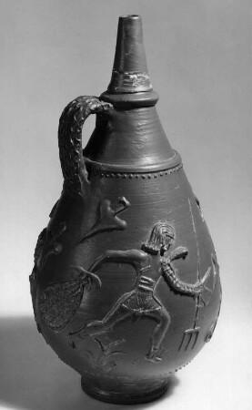 Krug mit Gladiatorenszenen : Krug mit Gladiatorenszenen. Keramik (151/200). Speyer: Historisches Museum der Pfalz mit Weinmuseum