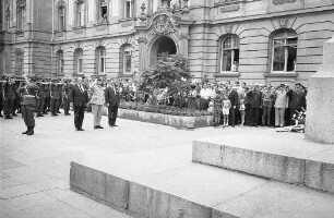 Verabschiedung des langjährigen Kommandanten der französischen Garnison Karlsruhe Oberst Robert Parouti.