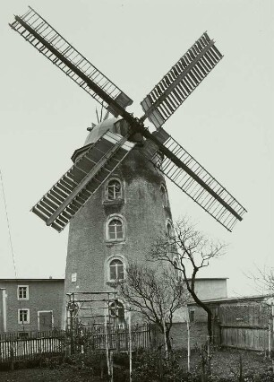Turmholländerwindmühle, Pahrenz bei Prausitz, erbaut 1889