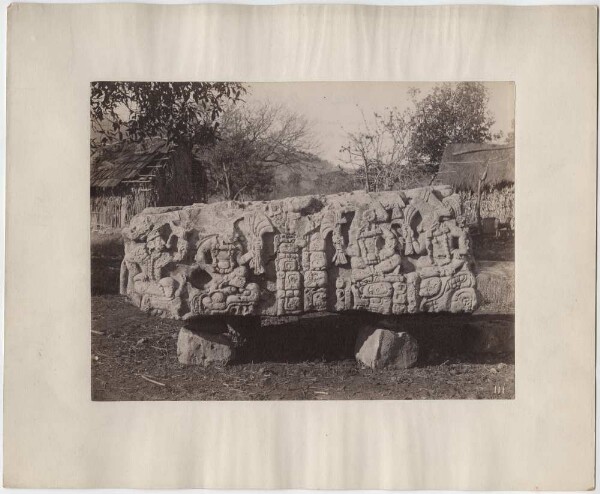 Altar T, NO-Seite (Südseite?), im Dorf Copán.