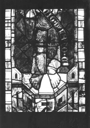 Gewand des Apostels Johannes : Gewand des Apostels Johannes. Glasmalerei (um 1340/1350). Mühlhausen, Pfarrkirche Sankt Blasius (N II (5b))