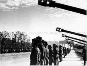 Parade der sowjetischen Streitkräfte in Berlin