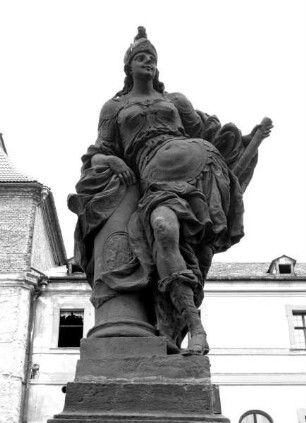 Skulptur, allegorische Darstellung: "Die Kraft" (Kopie). Skulptur aus der Reihe "Die zwölf Tugenden".