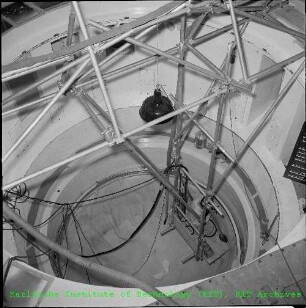 Blick von oben in den Core-Tank des Forschungsreaktors 2 (FR 2)