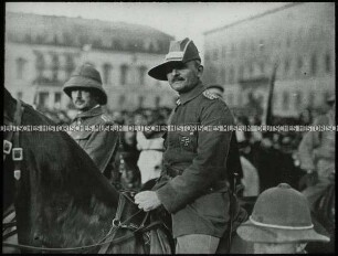 General von Lettow-Vorbeck beim Einzug der Deutschen Schutztruppen Ostafrika auf dem Pariser Platz