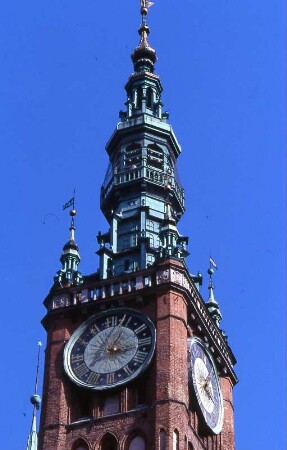 Gdansk (Danzig) - Uhr am Rathausturm : Rathausturm mit Uhr. Aufgenommen in der Altstadt von Danzig (Gdansk), ca. 2001