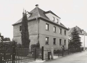Radebeul, Damaschkeweg 28 und 30. Doppelwohnhaus (um 1925, M. Czopka)