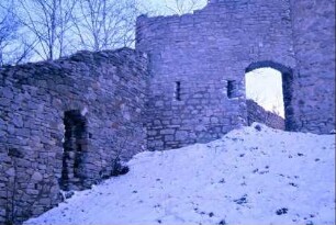 Ruine Ehrenstein, Innenhof