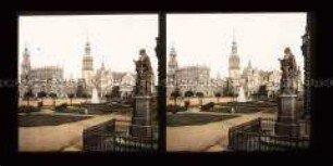 Theaterplatz mit Brunnen und Carl Maria von Weber Denkmal, im Hintergrund Katholische Hofkirche und Schloss, Dresden
