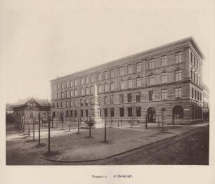 Strieder, Wilhelm. Schulhaus Leopoldstraße