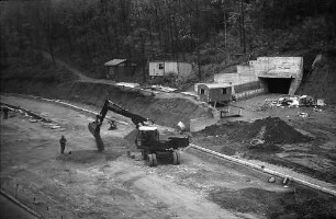 Freiburg i. Br.: Schlossbergbunker, Eingang Schlossbergstraße mit Baustelle