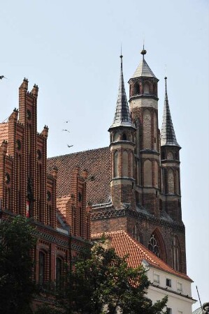 Backsteingotik : Blick auf die Stadtkirche am Marktplatz. Aufgenommen am 18. Juli 2009 in Torun. Foto Uwe Gerig